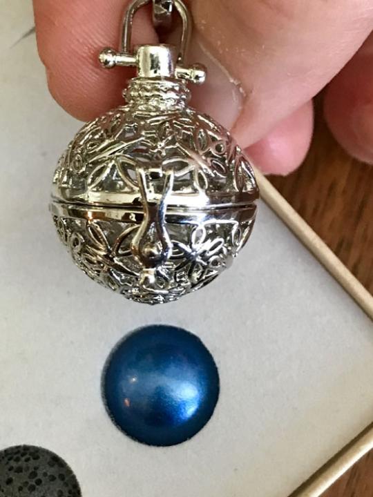 Diffuser Necklace Butterflies