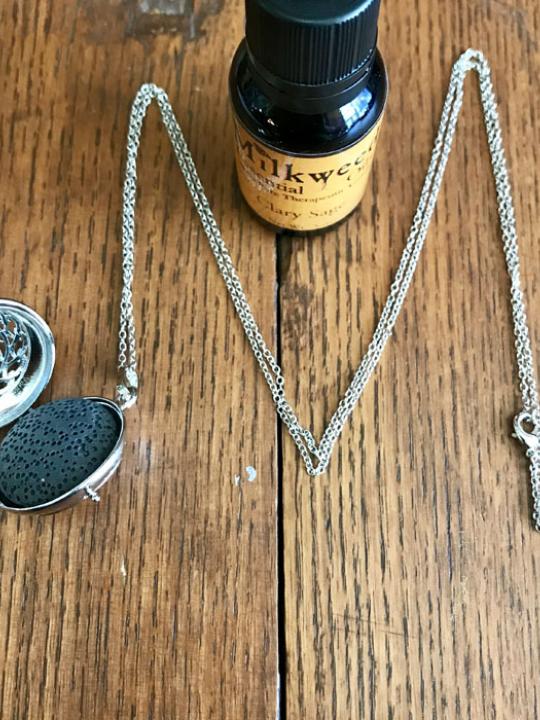 Diffuser Necklace Om (large)