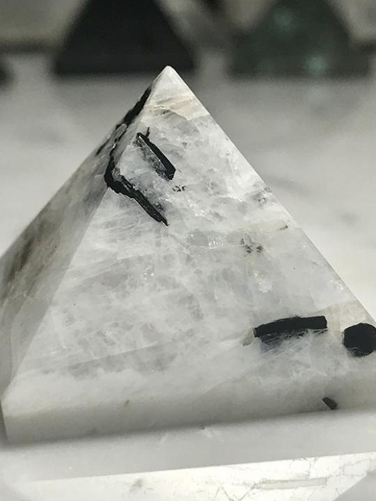 Rainbow Moonstone Pyramid 25MM